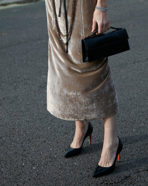 Court shoes