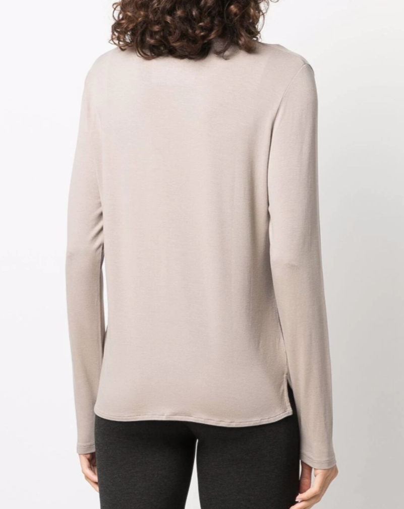 Long-sleeve T-shirt