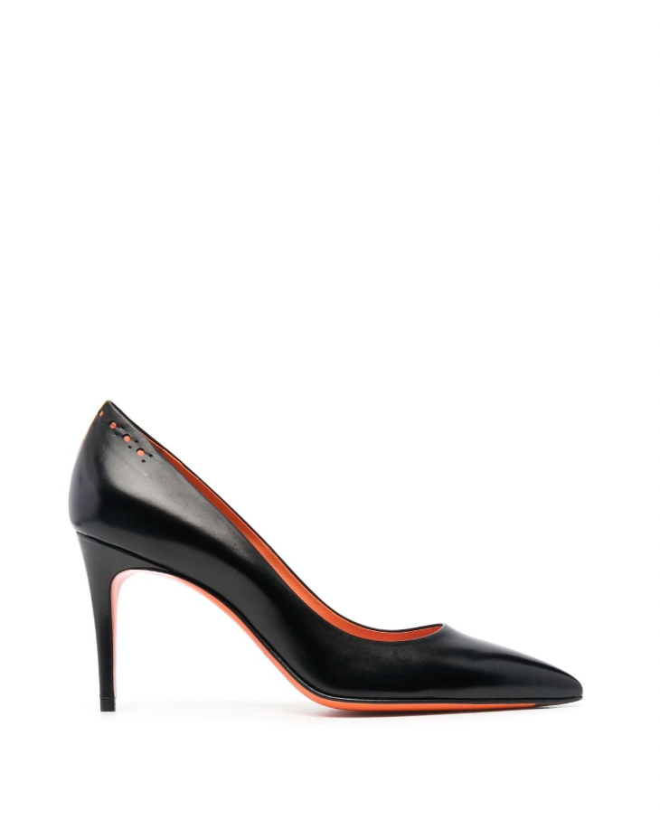 Court shoes
